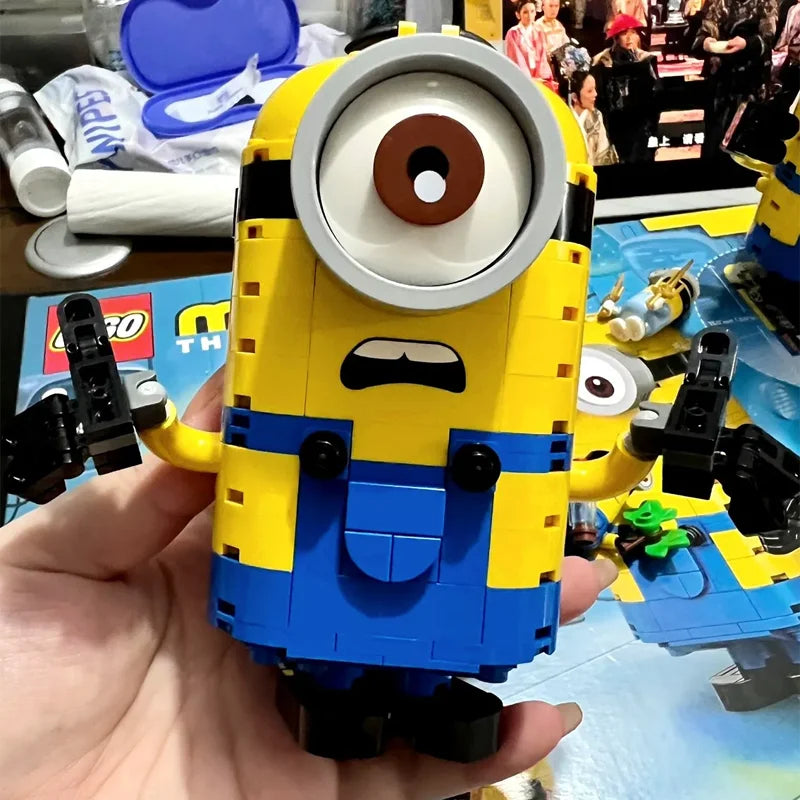 Minions Lab Building Set – 876pcs Puzzle Block Model Kit - Image 4